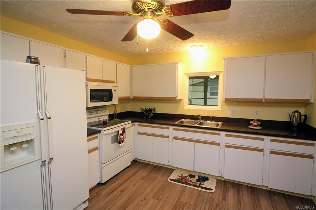 home for sale at 9033 E Tsala Apopka Drive, Inverness, FL 34450 in Hickory Hill Retreats