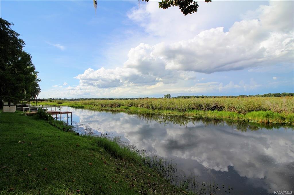 home for sale at 9033 E Tsala Apopka Drive, Inverness, FL 34450 in Hickory Hill Retreats