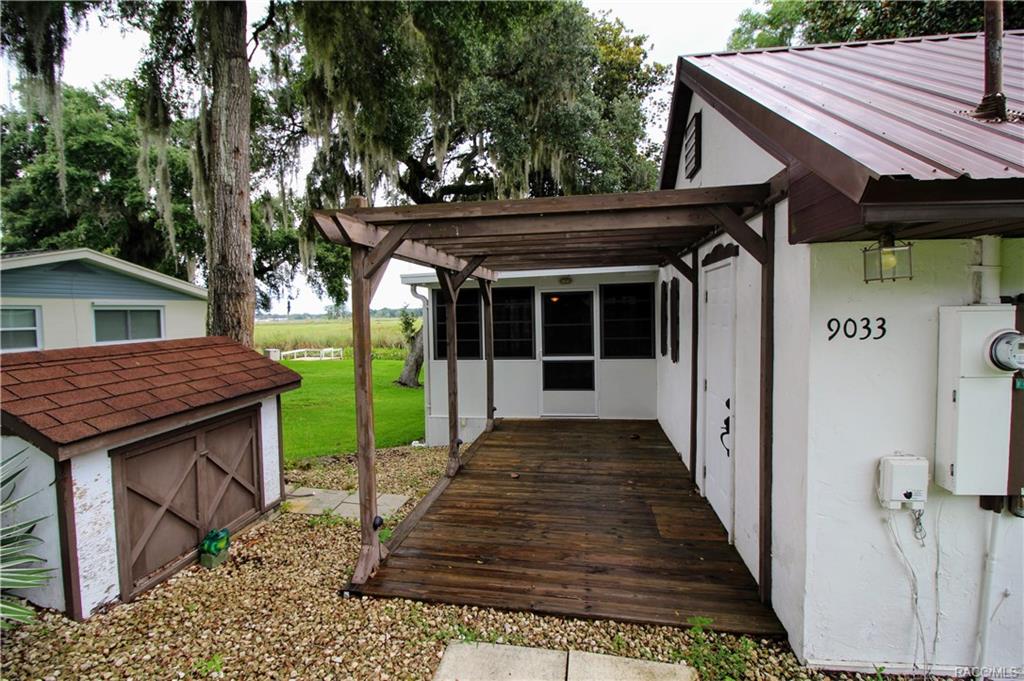 home for sale at 9033 E Tsala Apopka Drive, Inverness, FL 34450 in Hickory Hill Retreats