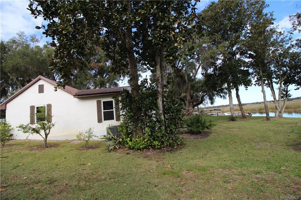 home for sale at 9033 E Tsala Apopka Drive, Inverness, FL 34450 in Hickory Hill Retreats