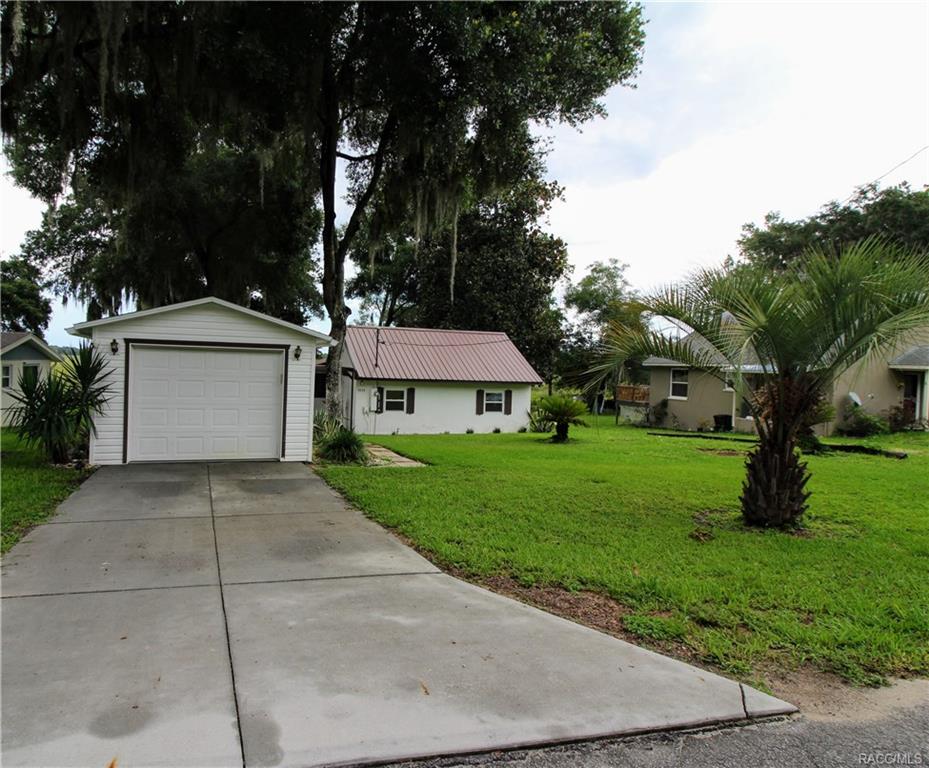 home for sale at 9033 E Tsala Apopka Drive, Inverness, FL 34450 in Hickory Hill Retreats