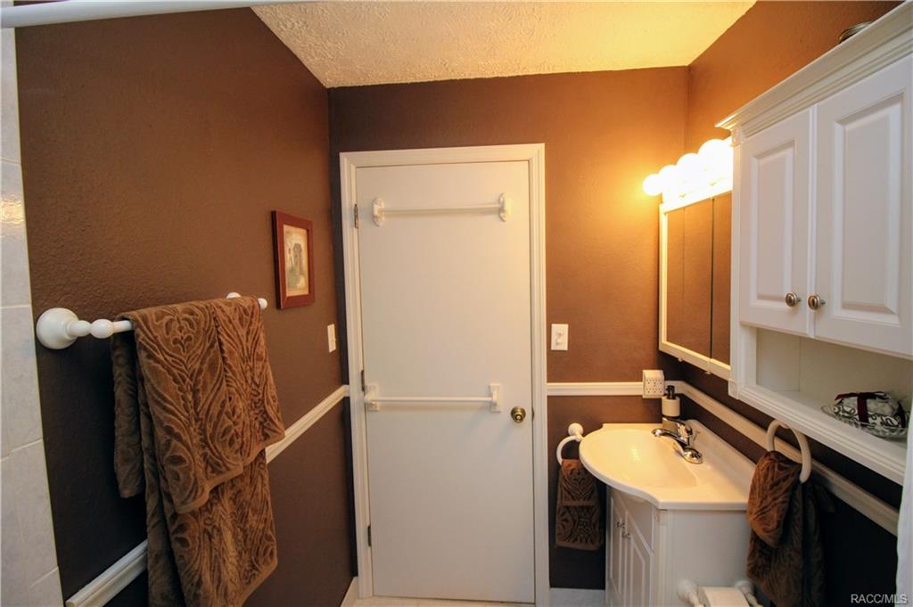 home for sale at 9033 E Tsala Apopka Drive, Inverness, FL 34450 in Hickory Hill Retreats