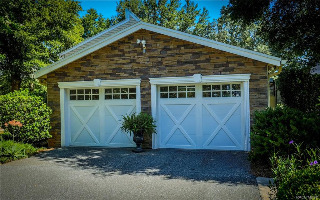 home for sale at 10218 E Trails End Road, Floral City, FL 34436 in Farms