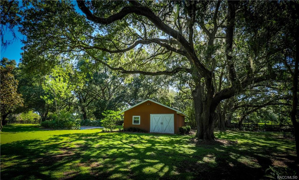 home for sale at 10218 E Trails End Road, Floral City, FL 34436 in Farms