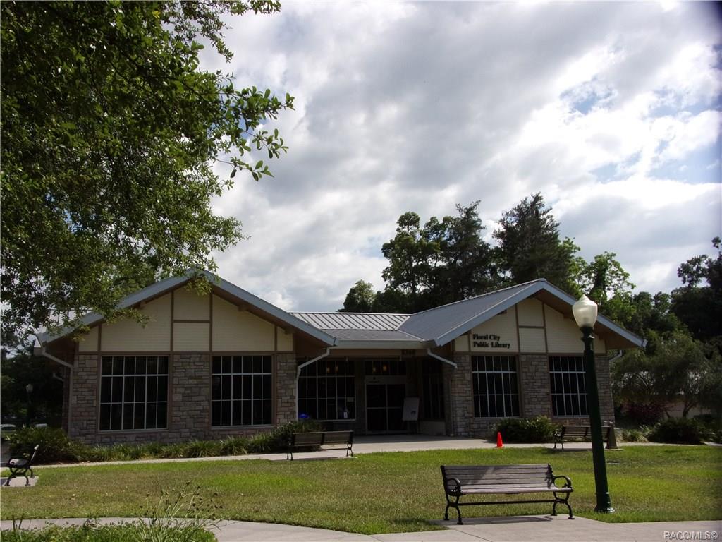 home for sale at 10080 E Gobbler Drive, Floral City, FL 34436 in Withlapopka Island