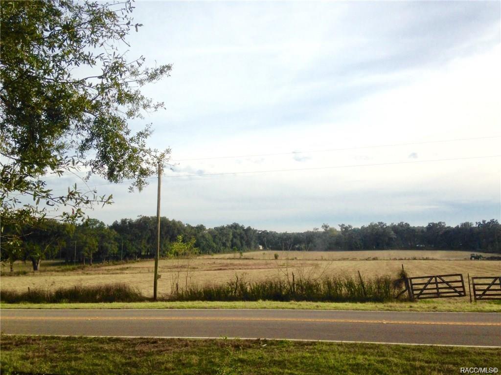 home for sale at 1820 W Oak Valley Court, Homosassa, FL 34446 in Meadow Run Estates