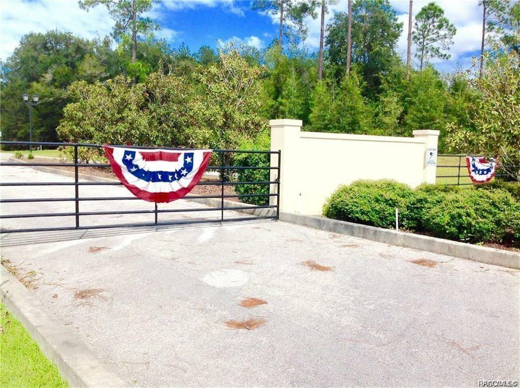 home for sale at 1820 W Oak Valley Court, Homosassa, FL 34446 in Meadow Run Estates