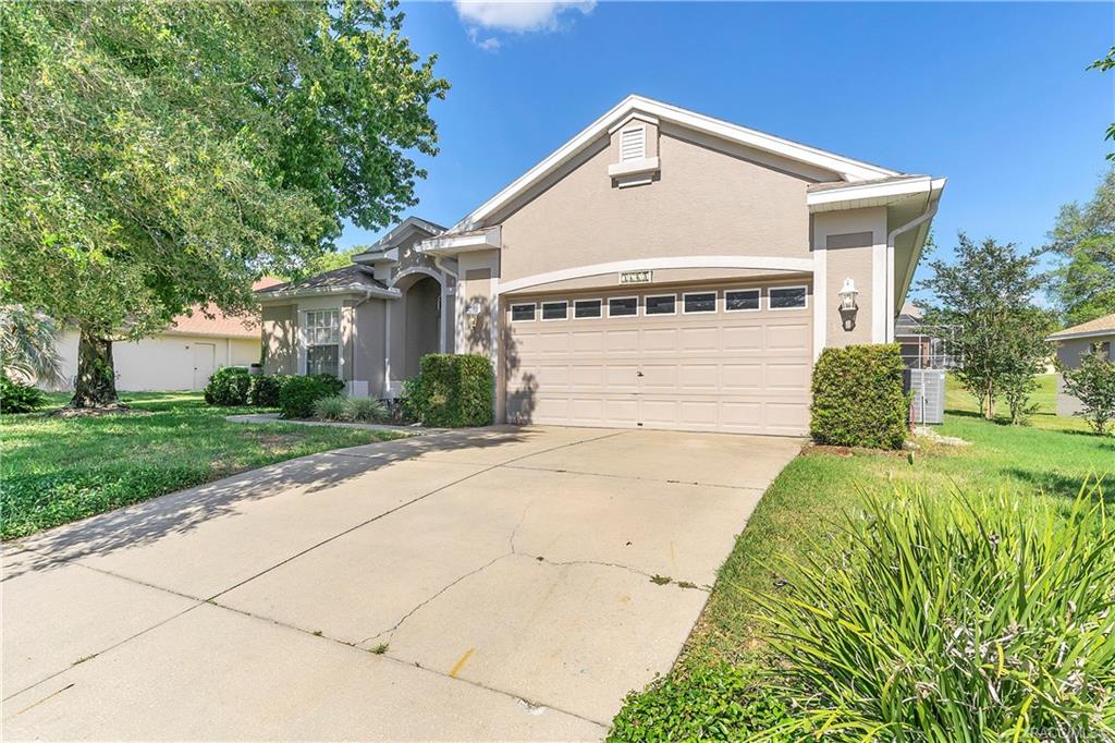 home for sale at 5668 W Hunters Ridge Circle, Lecanto, FL 34461 in Crystal Oaks
