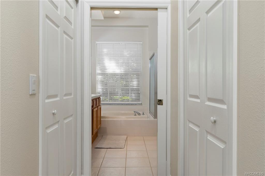 home for sale at 5668 W Hunters Ridge Circle, Lecanto, FL 34461 in Crystal Oaks