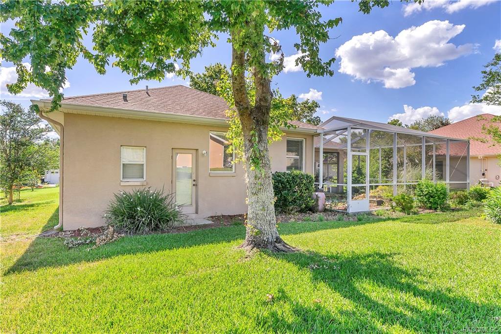 home for sale at 5668 W Hunters Ridge Circle, Lecanto, FL 34461 in Crystal Oaks