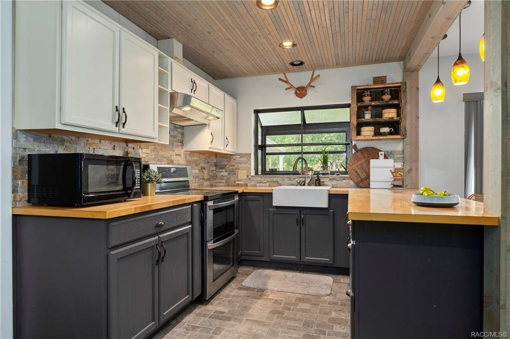 home for sale at 6544 E Mockingbird Lane, Inverness, FL 34452 in Inverness Highlands West