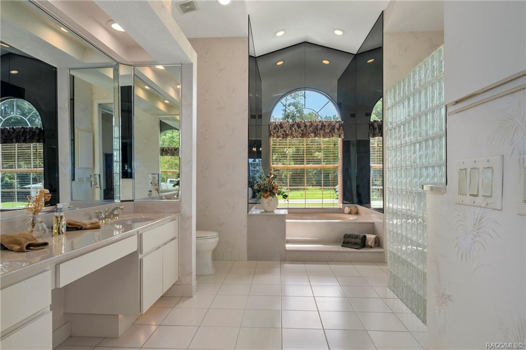 home for sale at 11914 N Bluff Cove Path, Dunnellon, FL 34434 in River Bluffs