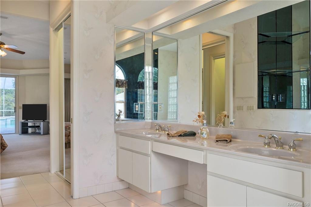 home for sale at 11914 N Bluff Cove Path, Dunnellon, FL 34434 in River Bluffs