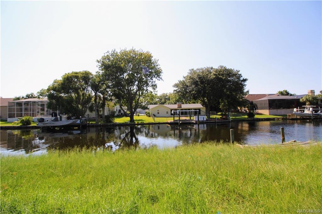 home for sale at 5120 S Mystic Point, Homosassa, FL 34448 in Riverhaven Village