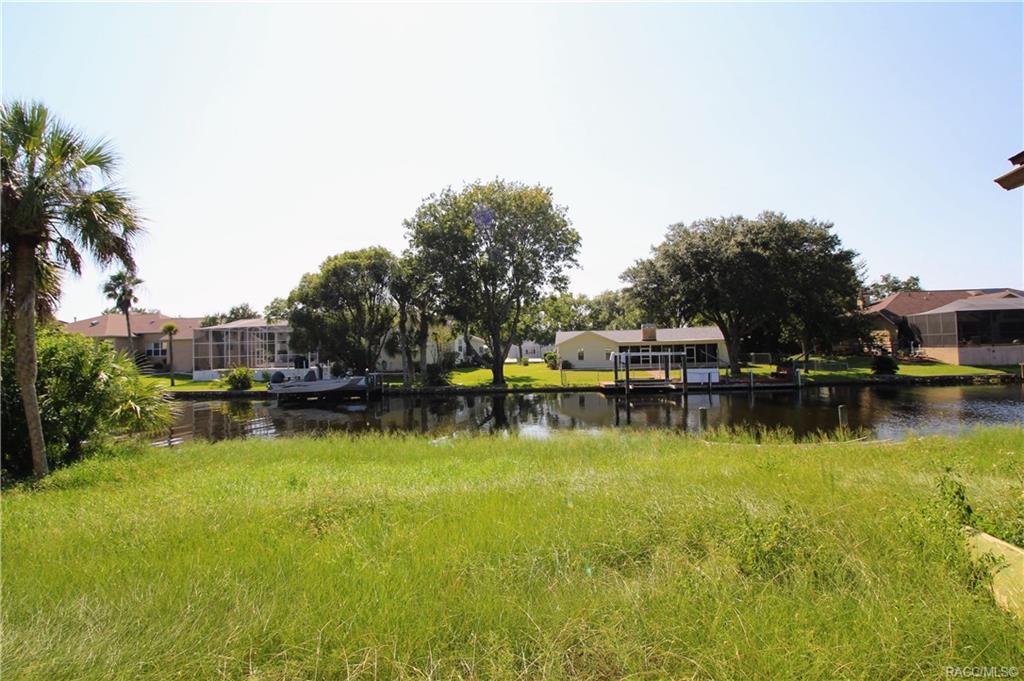 home for sale at 5120 S Mystic Point, Homosassa, FL 34448 in Riverhaven Village