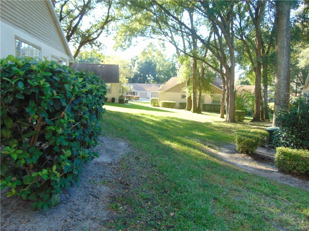 Lakeside Village Property Information 3594 N Laurelwood Loop, Beverly