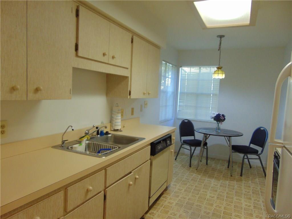 Lakeside Village Property Information 3594 N Laurelwood Loop, Beverly