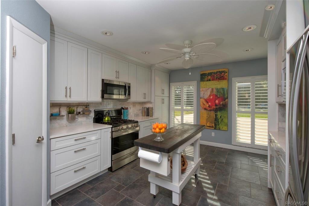 home for sale at 10021 W Halls River Road, Homosassa, FL 34446 in Homosassa Shores