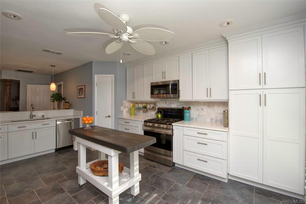 home for sale at 10021 W Halls River Road, Homosassa, FL 34446 in Homosassa Shores