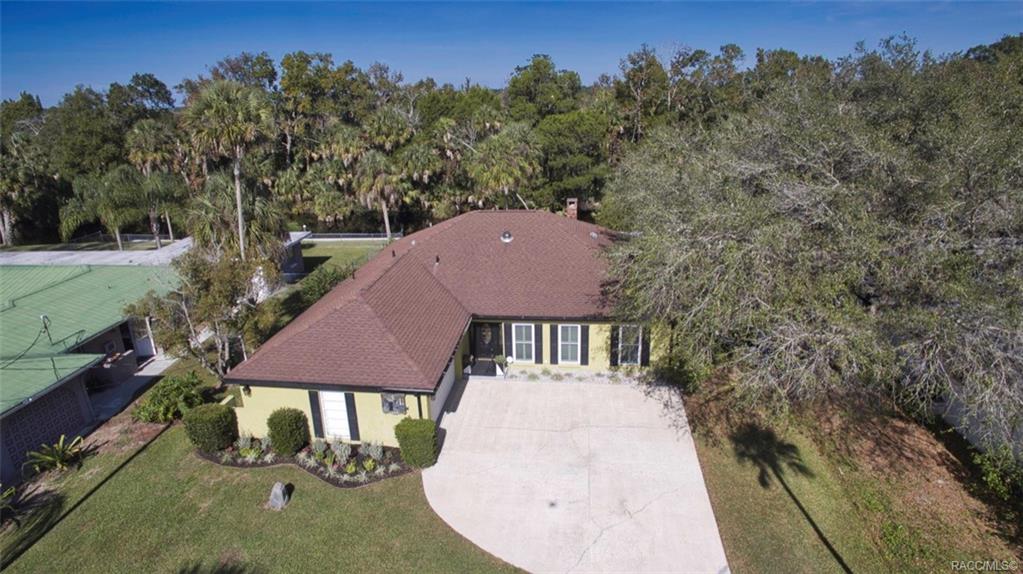 home for sale at 10021 W Halls River Road, Homosassa, FL 34446 in Homosassa Shores