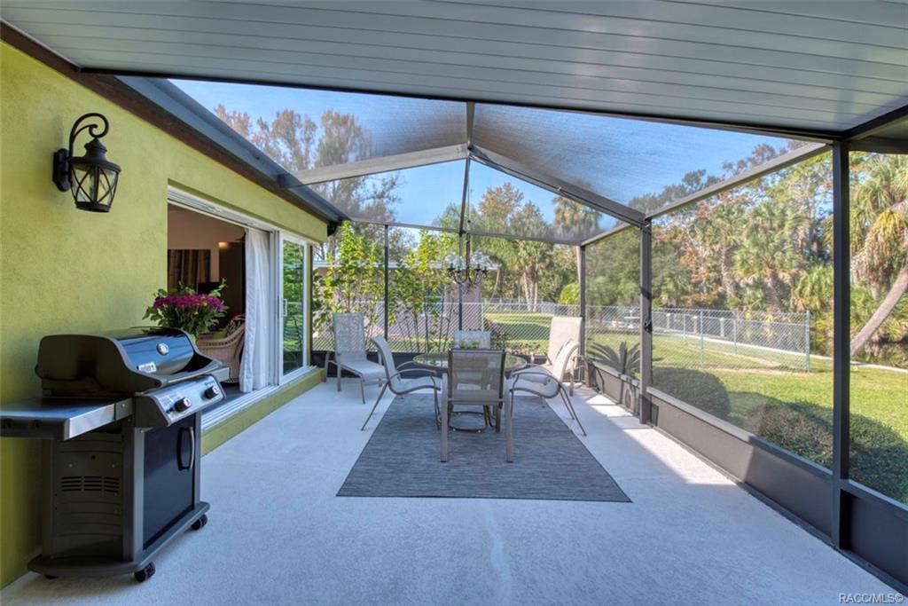 home for sale at 10021 W Halls River Road, Homosassa, FL 34446 in Homosassa Shores