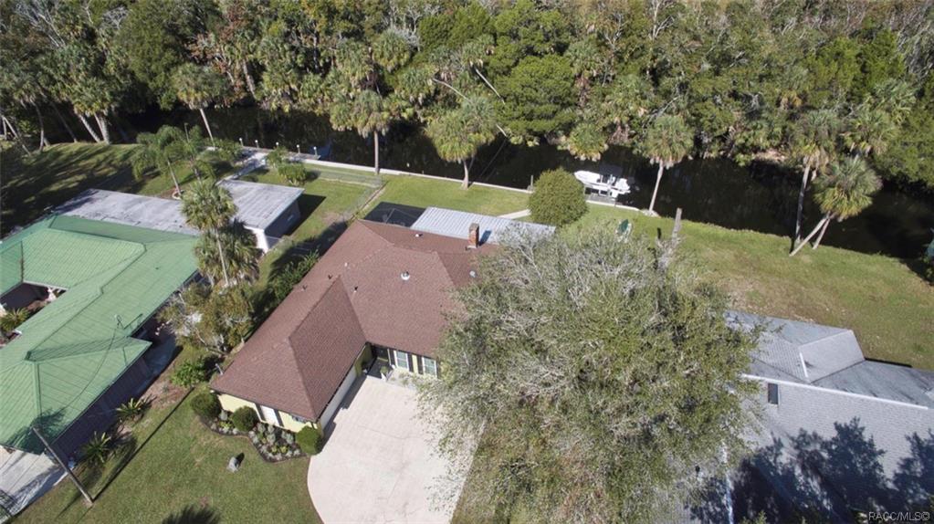 home for sale at 10021 W Halls River Road, Homosassa, FL 34446 in Homosassa Shores