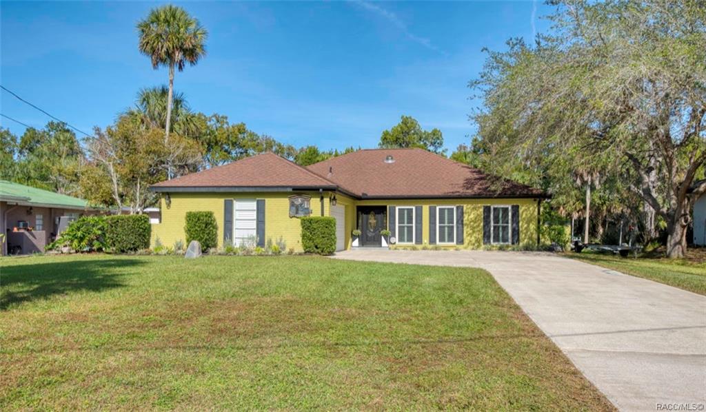 home for sale at 10021 W Halls River Road, Homosassa, FL 34446 in Homosassa Shores