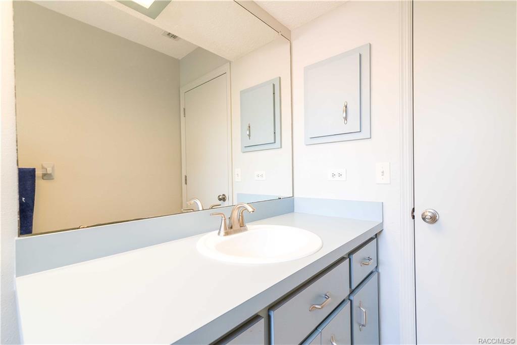 Chassahowitzka River Est. Property Information 10046 S Riviera Point