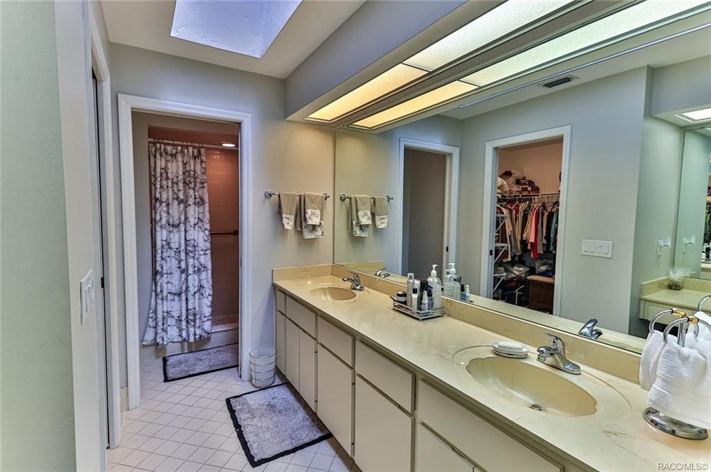 home for sale at 1543 N Foxboro Loop, Crystal River, FL 34429 in Meadowcrest - Fairmont Village