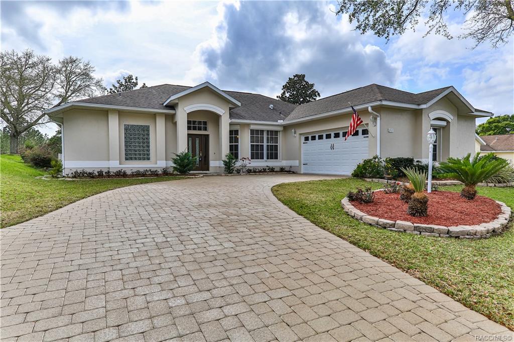 home for sale at 352 W Crestmont Court, Beverly Hills, FL 34465 in Laurel Ridge