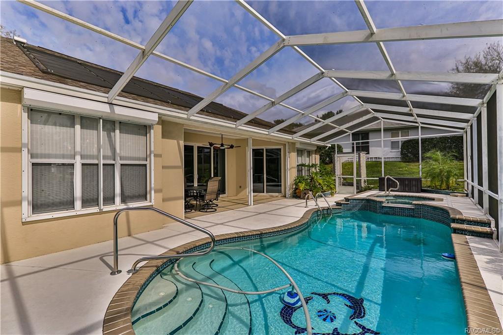 home for sale at 352 W Crestmont Court, Beverly Hills, FL 34465 in Laurel Ridge