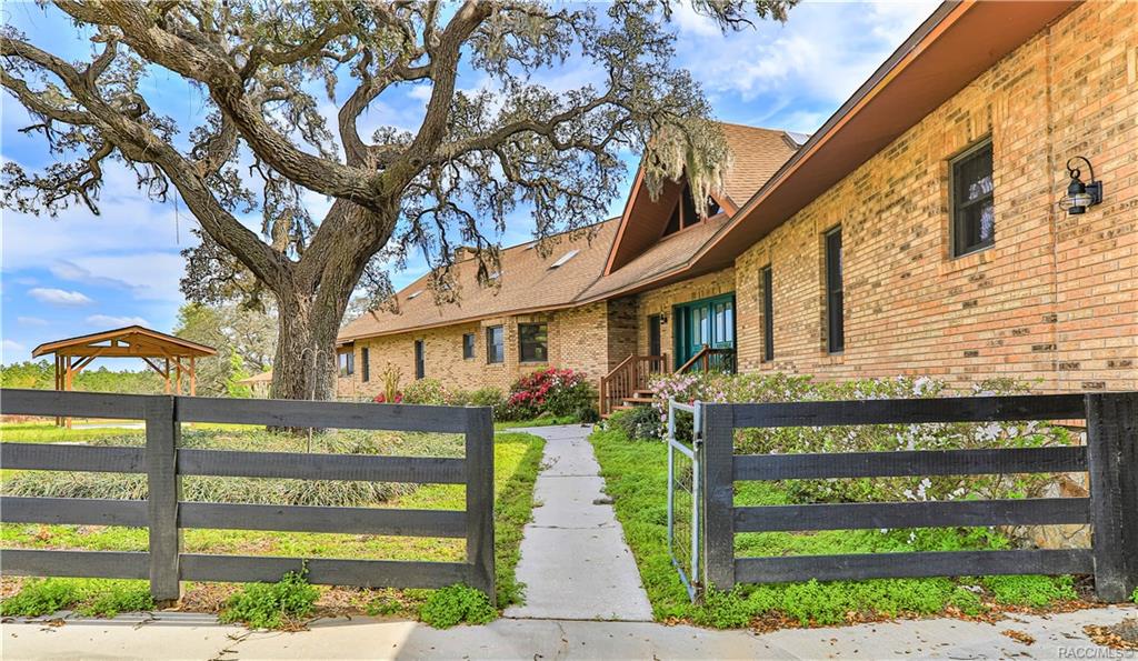 home for sale at 5725 E Orion Court, Floral City, FL 34436 in Stagecoach Ranch Estate