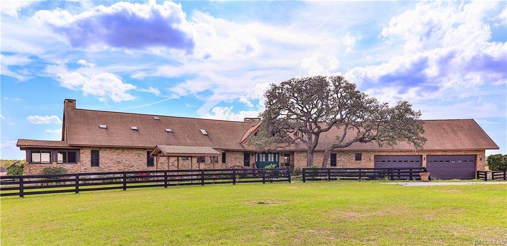 home for sale at 5725 E Orion Court, Floral City, FL 34436 in Stagecoach Ranch Estate