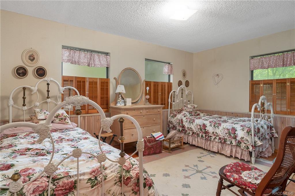 home for sale at 10510 N Silverlake Point, Dunnellon, FL 34434 in Cypress Point Acres