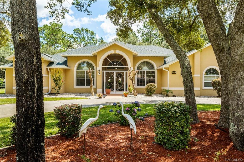 home for sale at 1991 W Tall Oaks Drive, Beverly Hills, FL 34465 in Pine Ridge