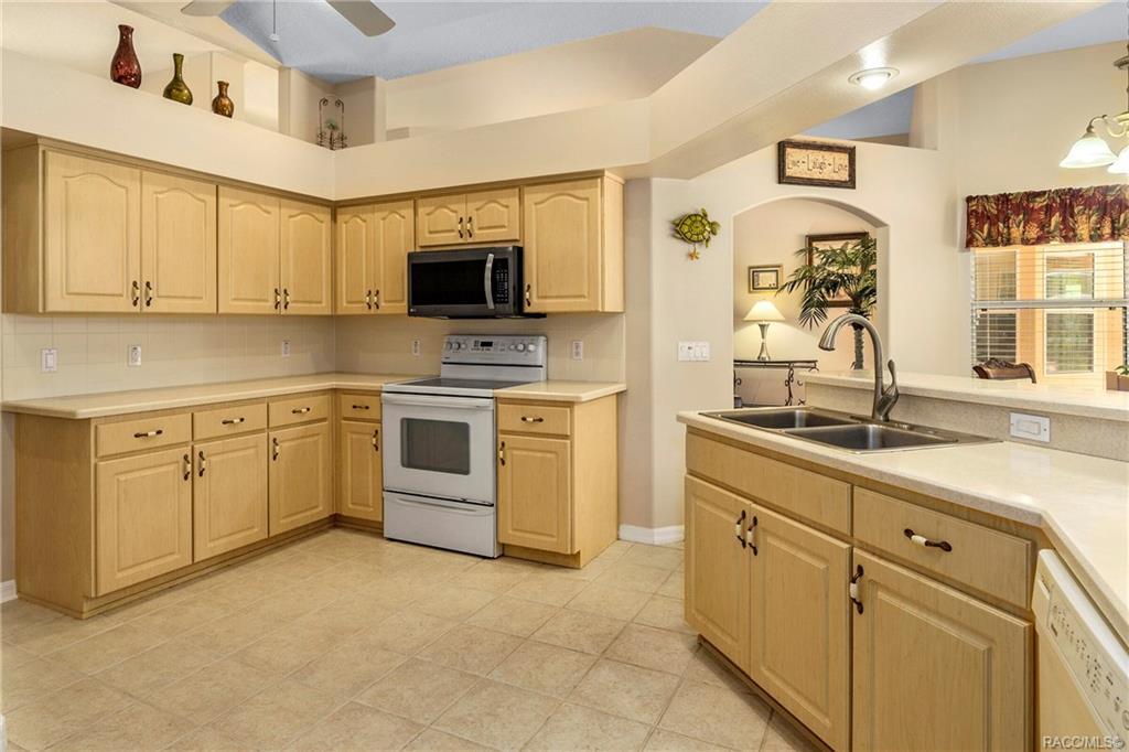 home for sale at 1991 W Tall Oaks Drive, Beverly Hills, FL 34465 in Pine Ridge