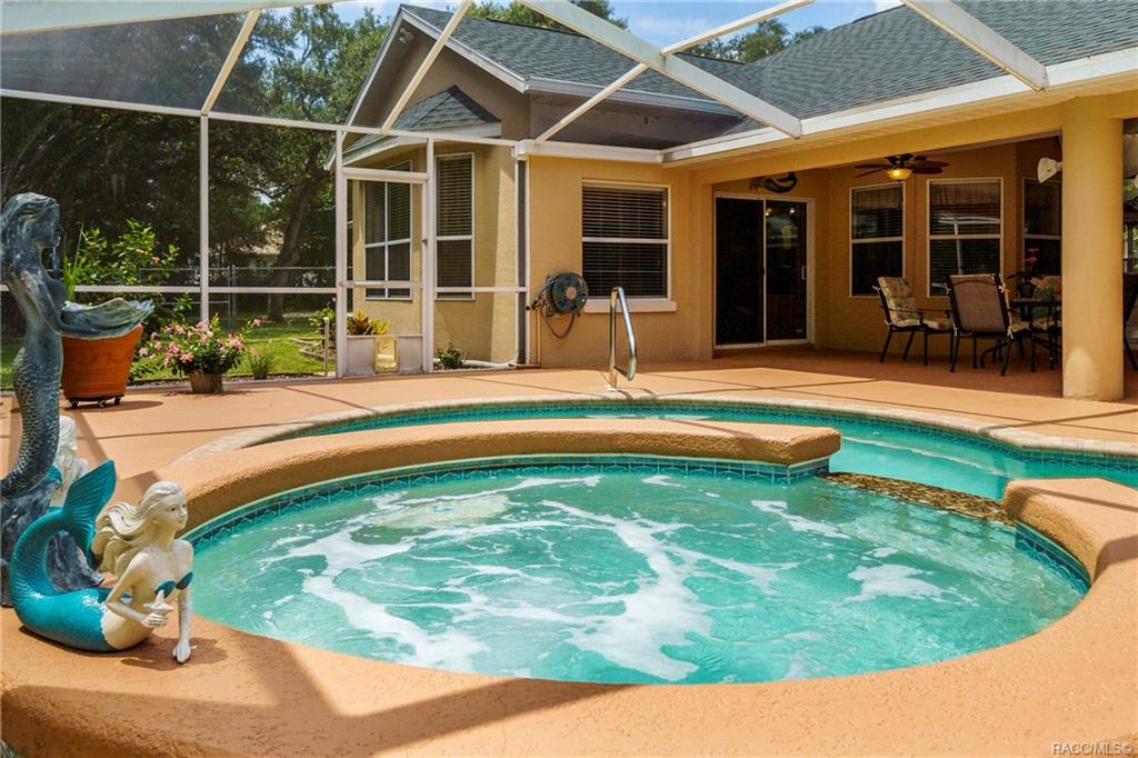 home for sale at 1991 W Tall Oaks Drive, Beverly Hills, FL 34465 in Pine Ridge