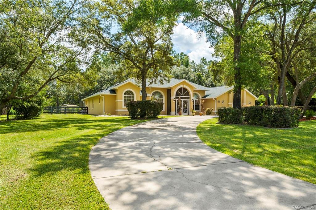 home for sale at 1991 W Tall Oaks Drive, Beverly Hills, FL 34465 in Pine Ridge