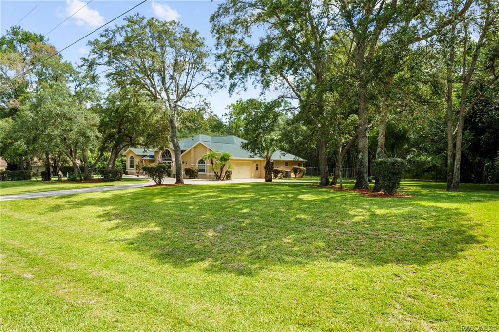 home for sale at 1991 W Tall Oaks Drive, Beverly Hills, FL 34465 in Pine Ridge