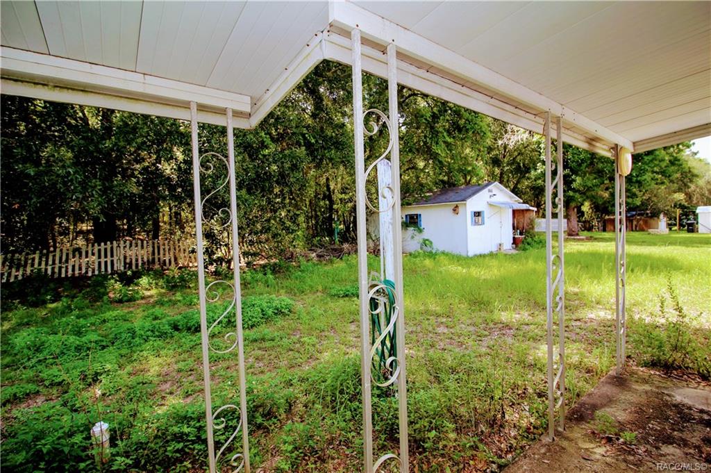 home for sale at 8370 S Lake Consuella Drive, Floral City, FL 34436 in Buckeye Villa