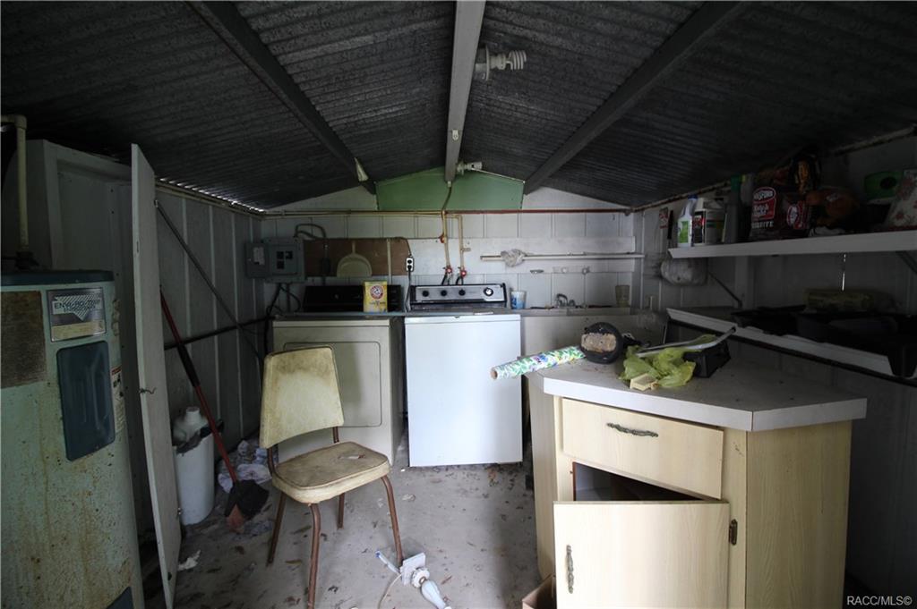 home for sale at 8370 S Lake Consuella Drive, Floral City, FL 34436 in Buckeye Villa