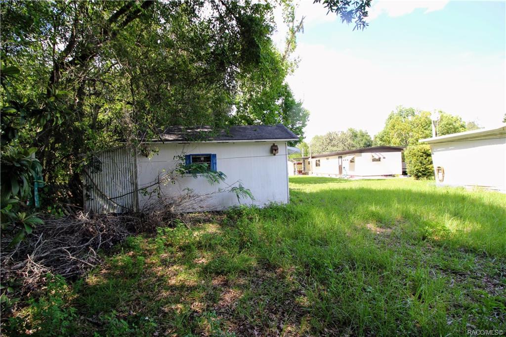 home for sale at 8370 S Lake Consuella Drive, Floral City, FL 34436 in Buckeye Villa