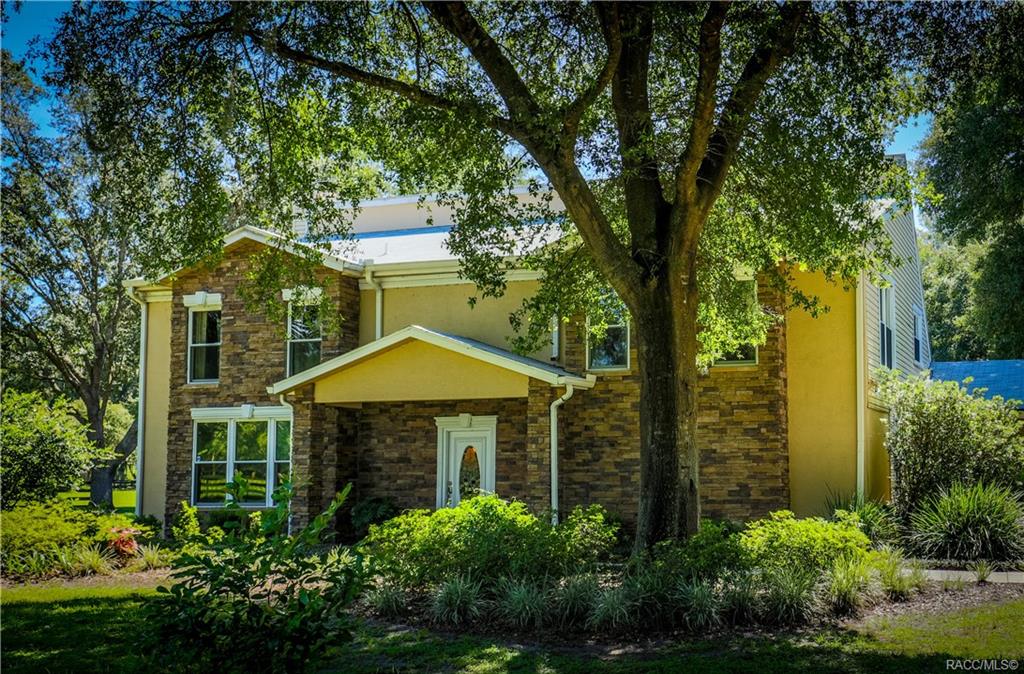 home for sale at 10218 E Trails End Road, Floral City, FL 34436 in Farms