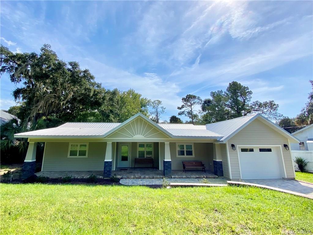 home for sale at 5109 Riverside Drive, Yankeetown, FL 34498 in Levy County