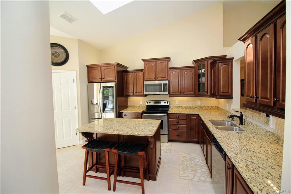 home for sale at 9710 SW 190th Terrace Road, Dunnellon, FL 34432 in Rainbow Springs