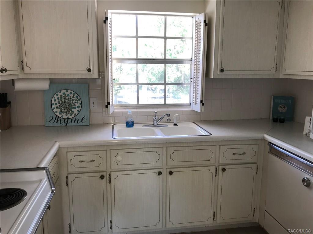 home for sale at 16 Beach Lane, Crystal River, FL 34429 in Magnolia Lodge