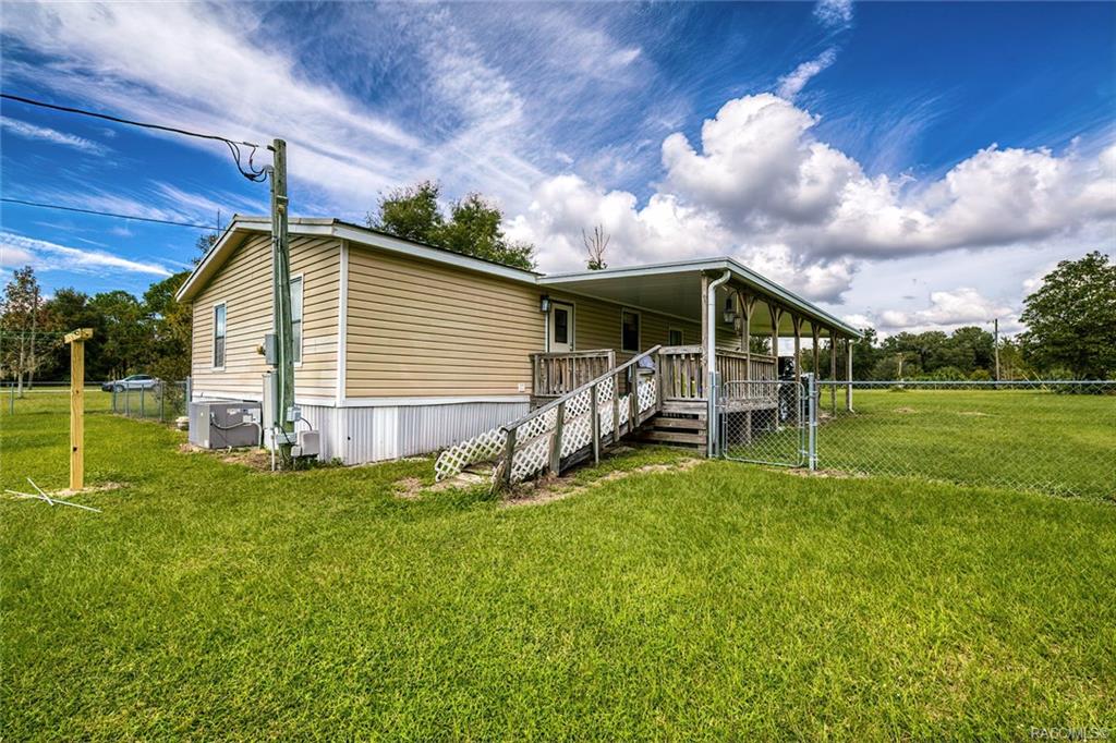 home for sale at 11581 Citrus Avenue, Crystal River, FL 34428 in Lake Rousseau