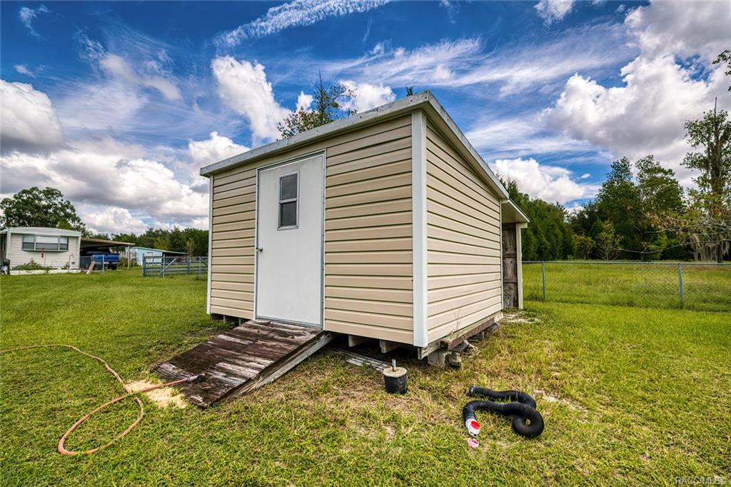 home for sale at 11581 Citrus Avenue, Crystal River, FL 34428 in Lake Rousseau