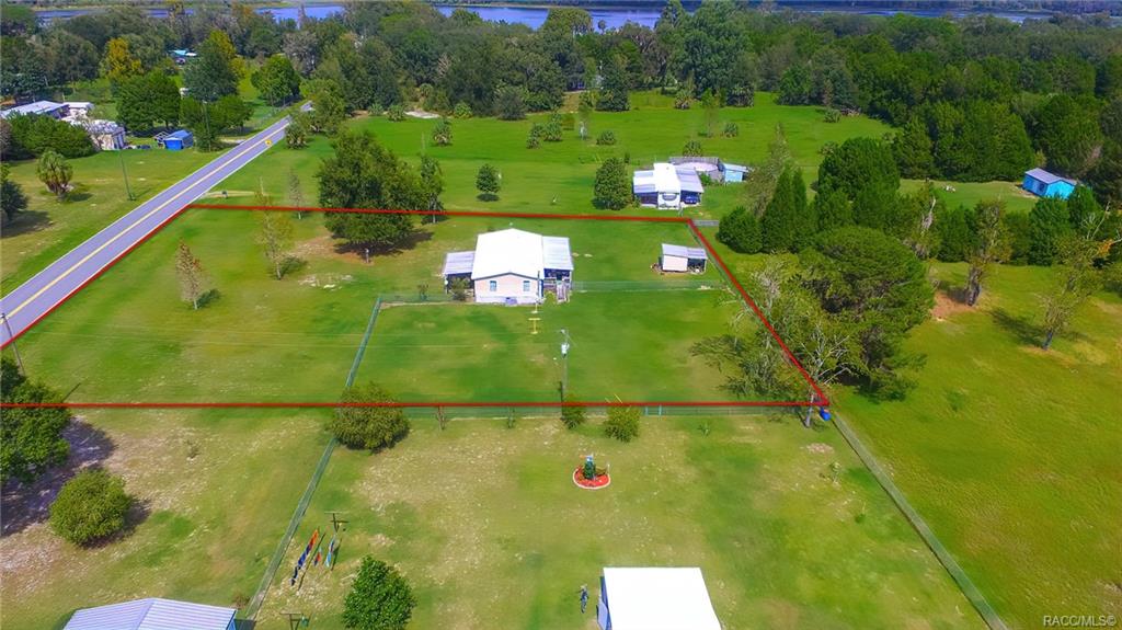 home for sale at 11581 Citrus Avenue, Crystal River, FL 34428 in Lake Rousseau