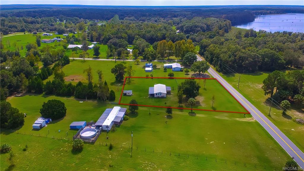 home for sale at 11581 Citrus Avenue, Crystal River, FL 34428 in Lake Rousseau